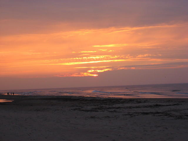 Sunset at Penderosa Beach on cloudy day