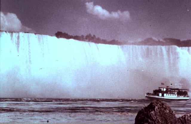 Maid of the Mist near falls